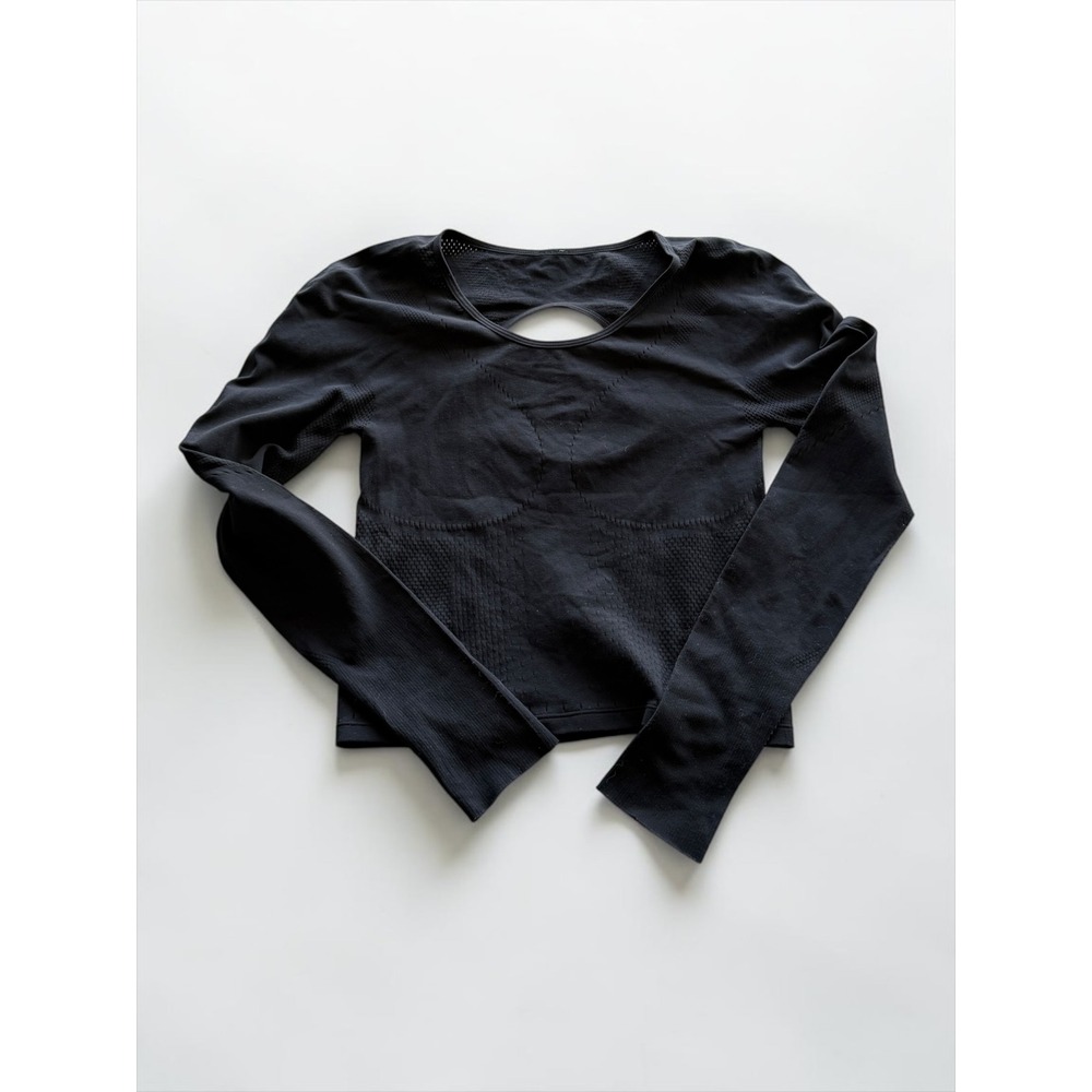Fabletics Black Seamless Long Sleeve Crop Top Back Cutout Thumbholes Small